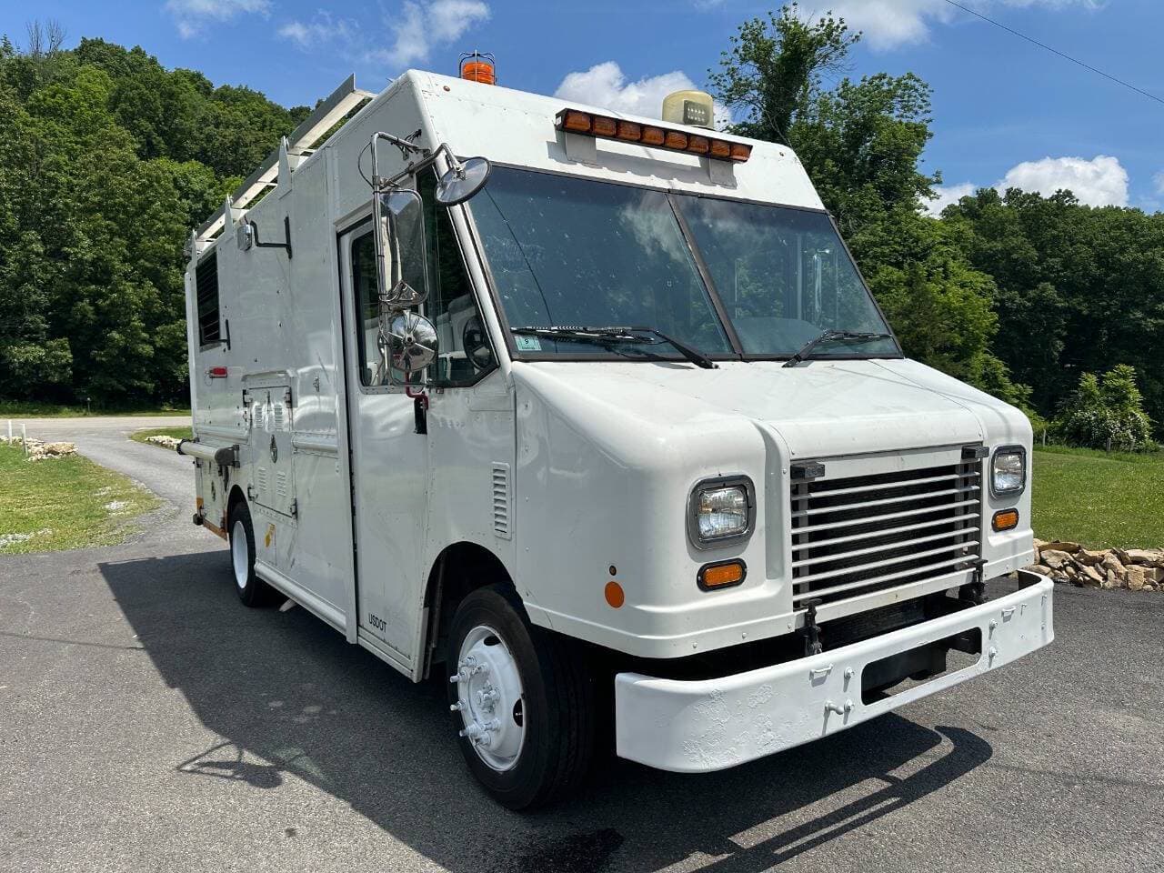 2016 Freightliner MT45 image 3