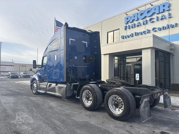 2021 Kenworth T680 image 3