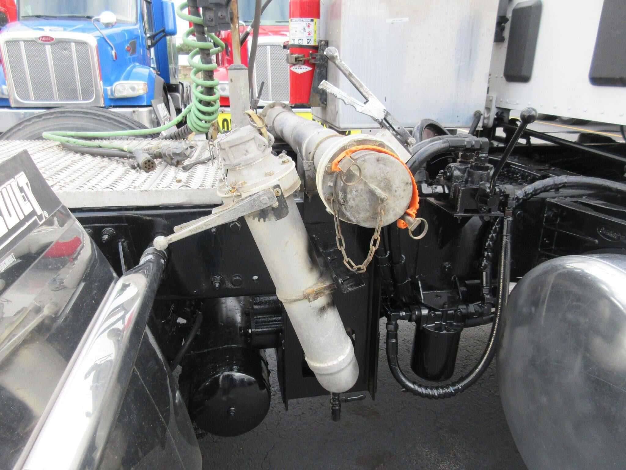 2019 Peterbilt 567 image 16
