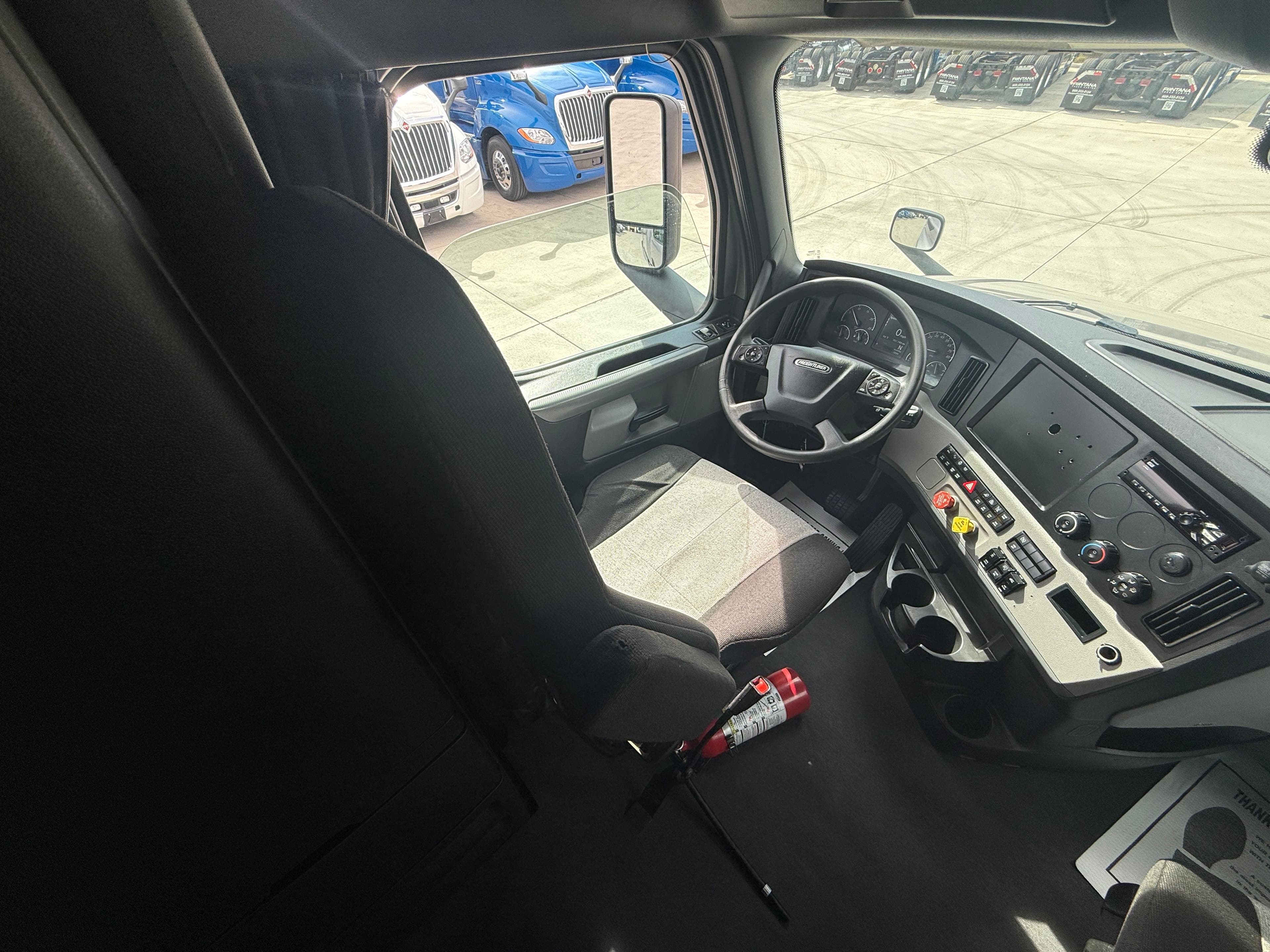 2021 Freightliner Cascadia 126 image 14