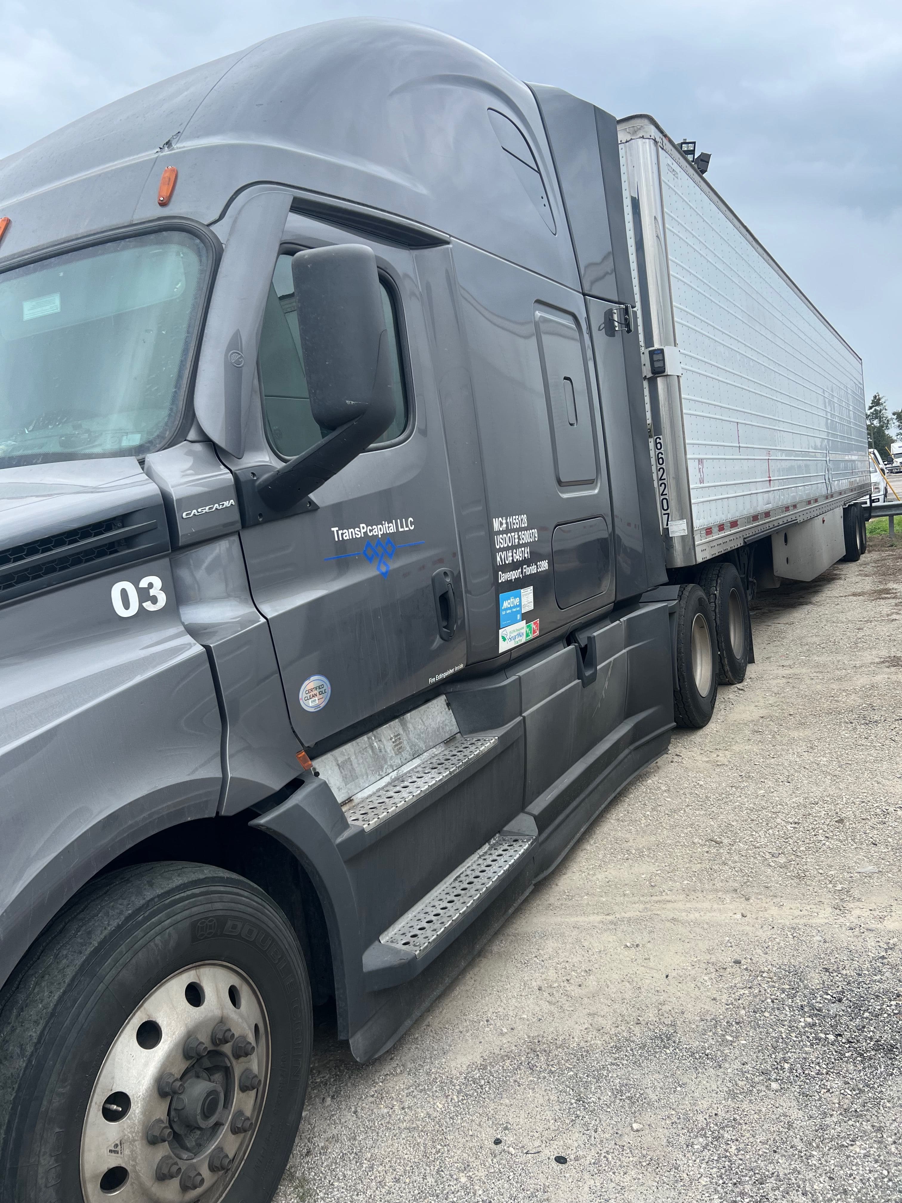 2020 Freightliner Cascadia image 1