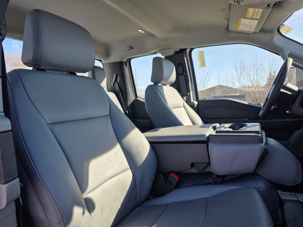 2026 Ford F-550SD XL Service Utility Body image 41
