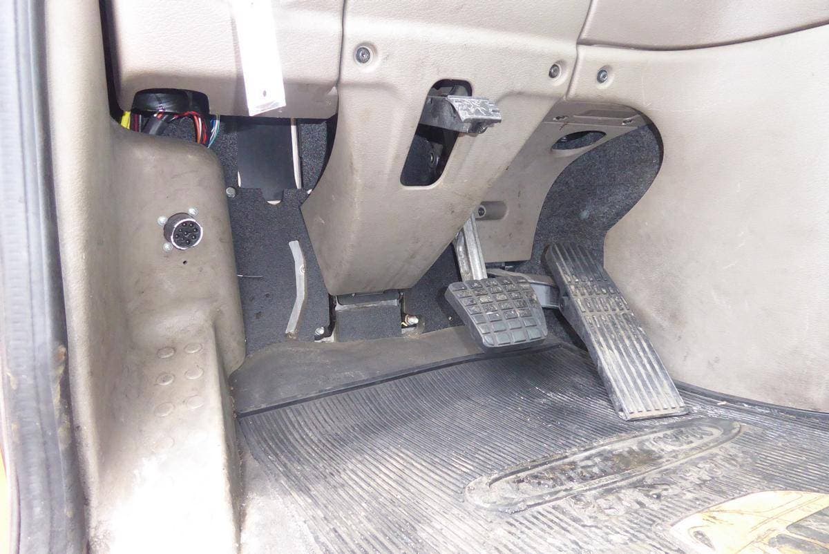 Used 2016 FREIGHTLINER Conventional - Day Cab - CASCADIA 125 image 9