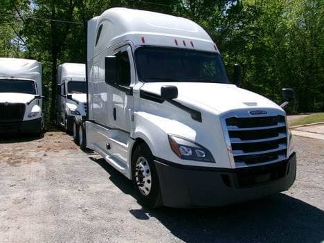 2020 Freightliner Cascadia image 2