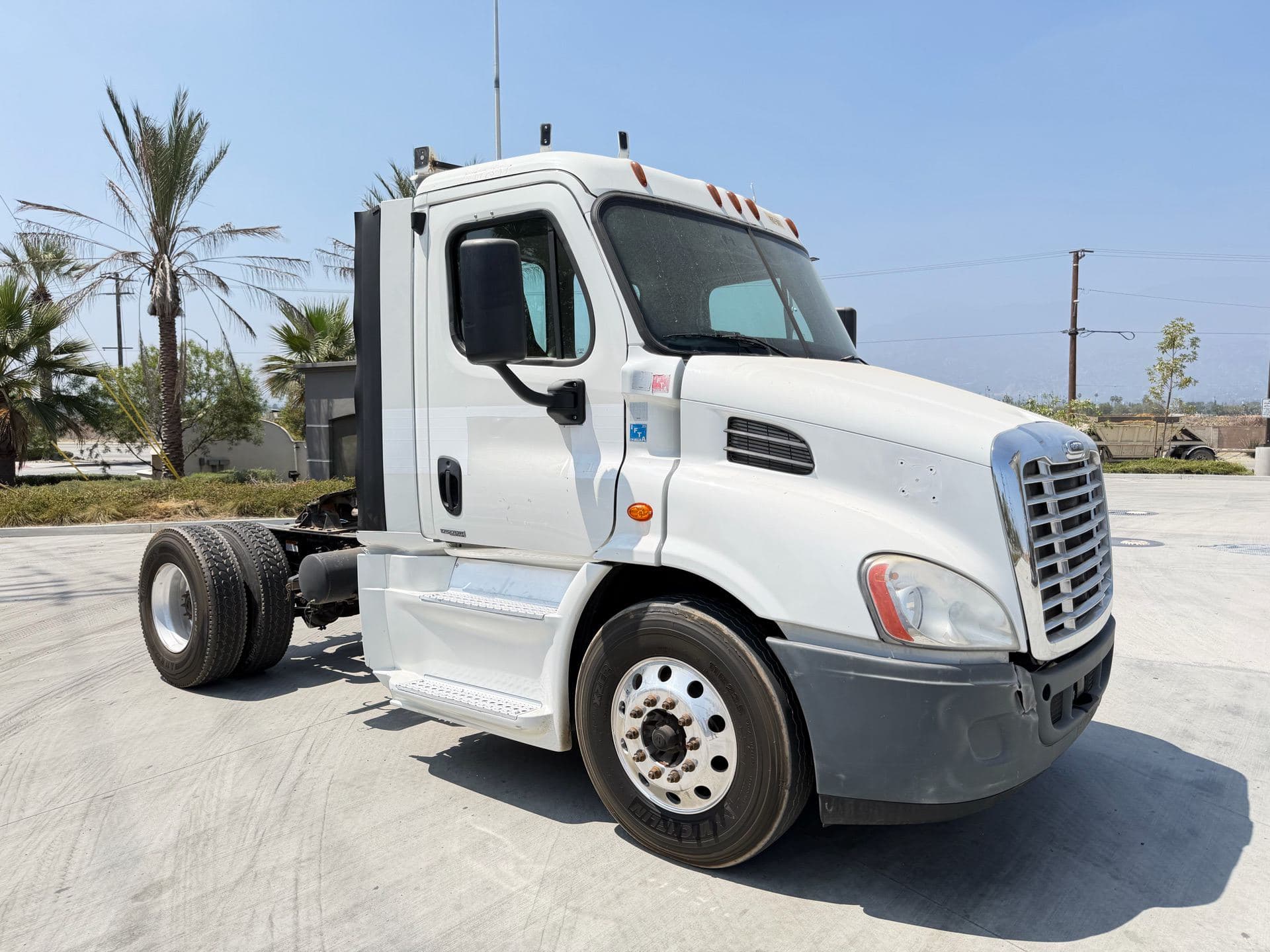 2015 Freightliner M2 image 1