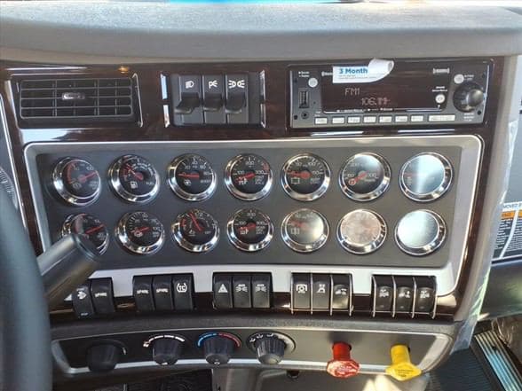 2026 Kenworth W900 image 17