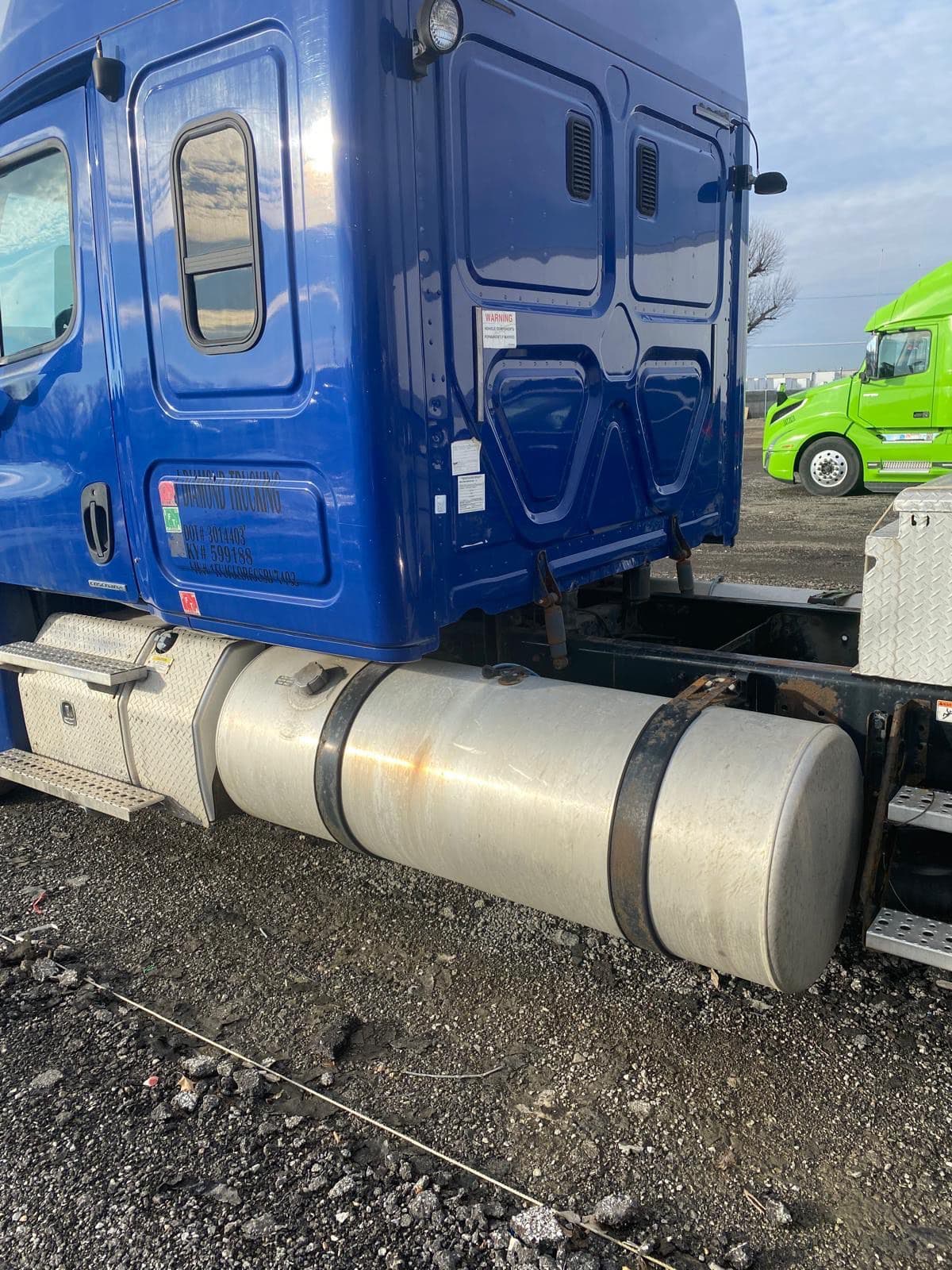 2012 Freightliner Cascadia image 4