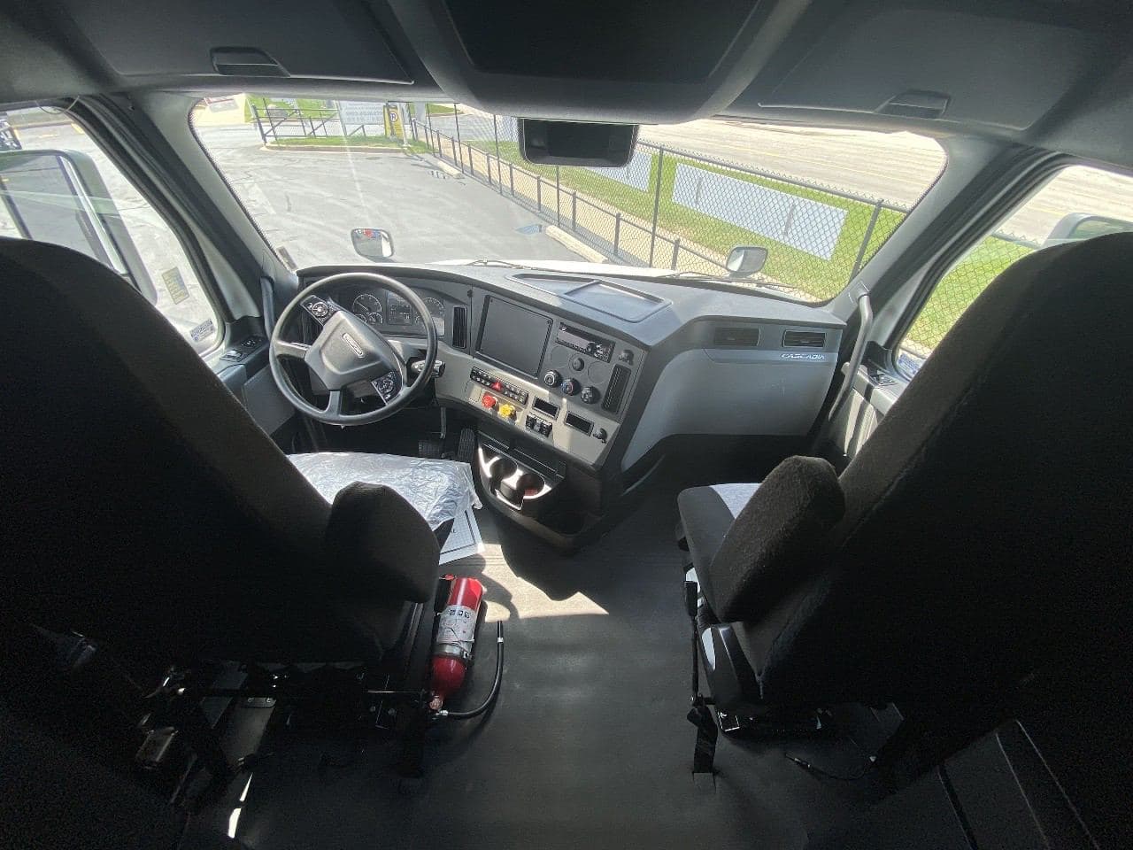 2020 Freightliner Cascadia image 13