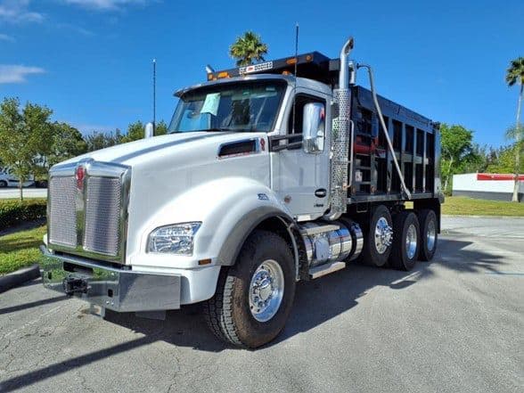 2026 Kenworth T880 image 3