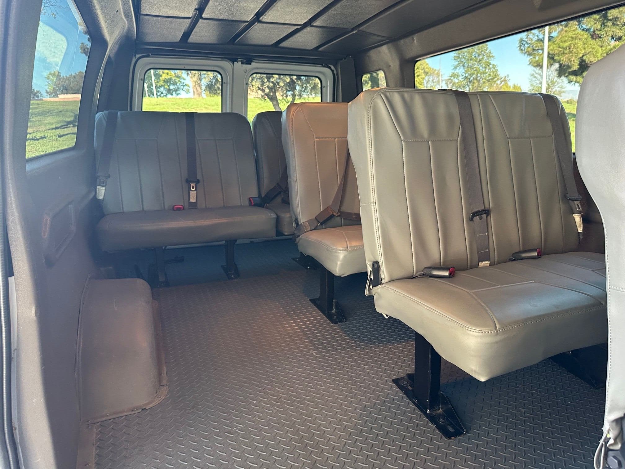 2013 FORD E350 SD 4x4 Passenger Van 13477 image 26