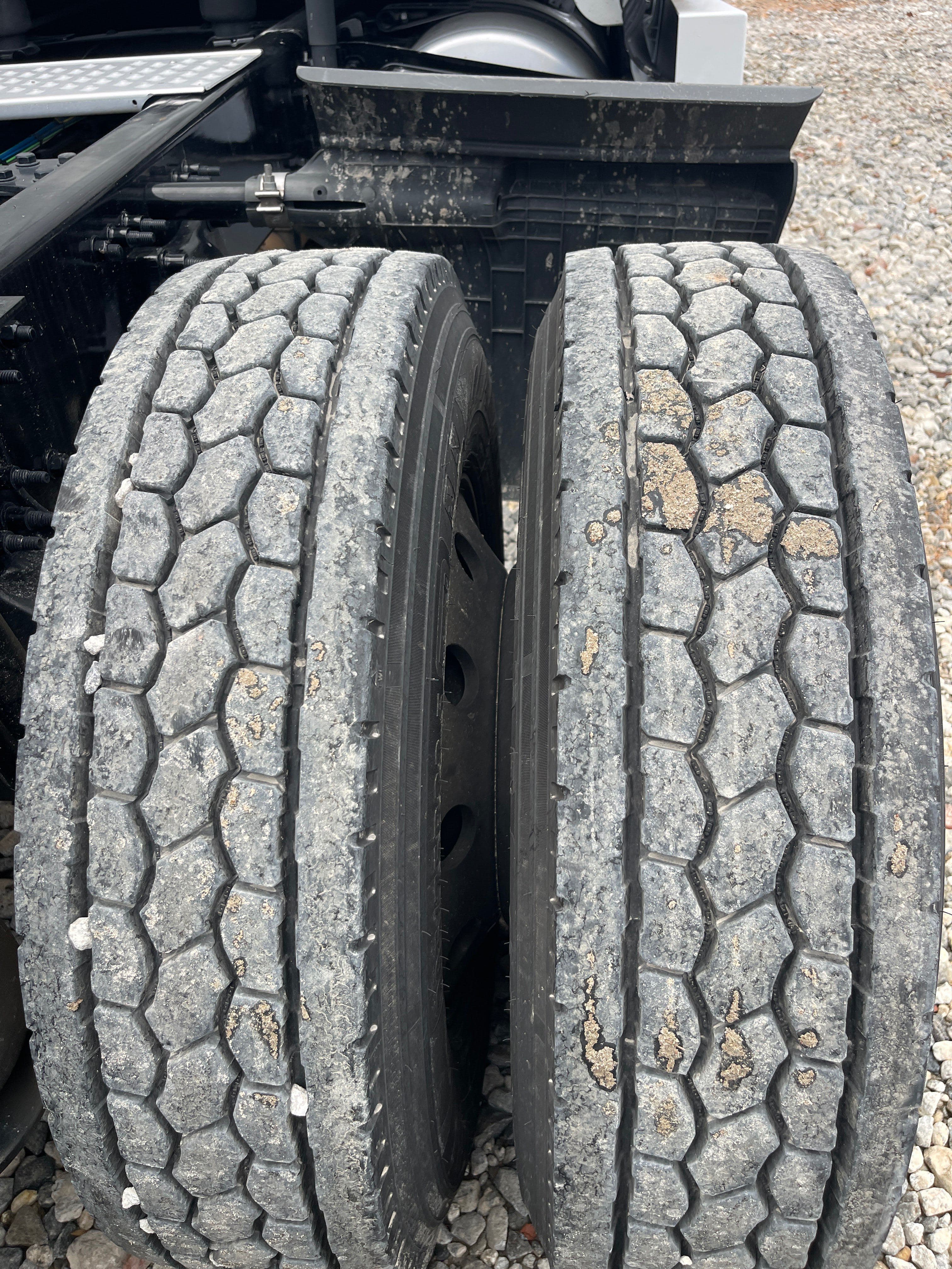 2022 Freightliner Cascadia image 10