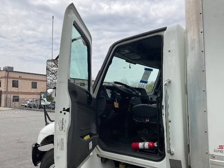 2022 International MV607 Box Truck - 220HP, 6 Speed Automatic, Roll up Door image 16