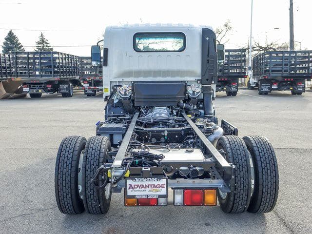 2025 Chevrolet 4500 HD LCF Diesel Base image 4