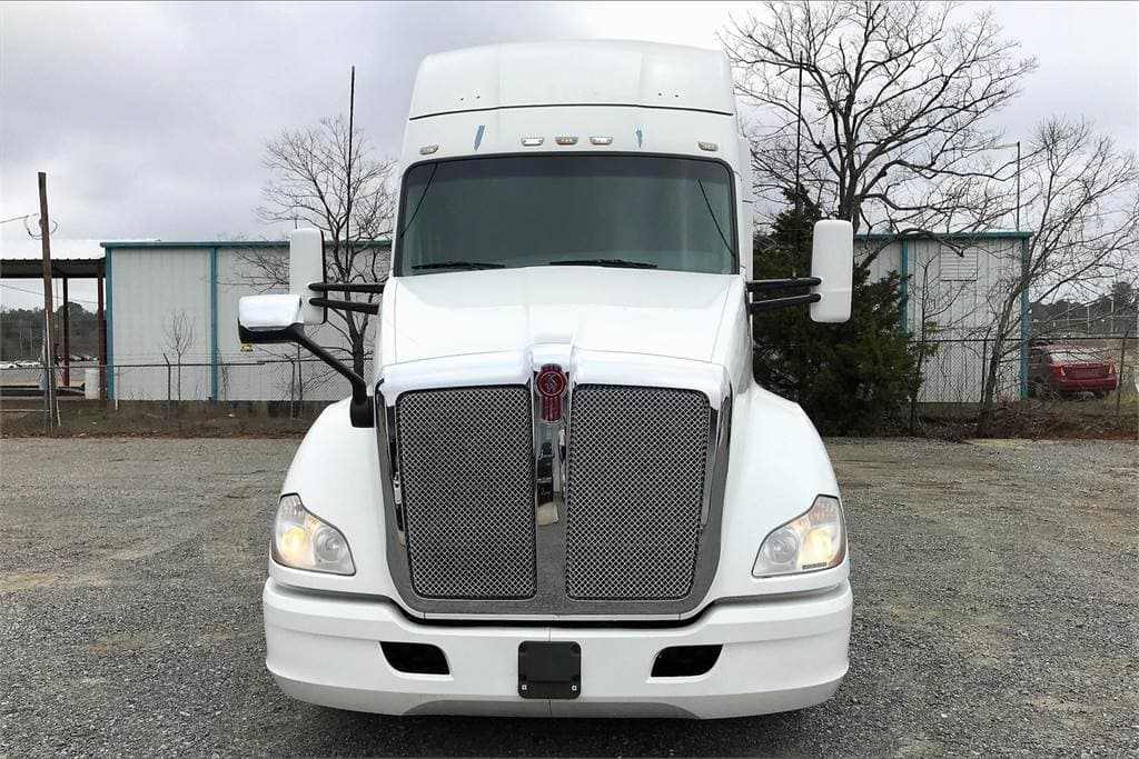 2018 Kenworth T680 image 3