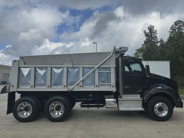 2021 Kenworth T880 image 7