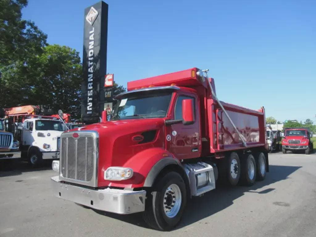 2022 Peterbilt 567 image 1