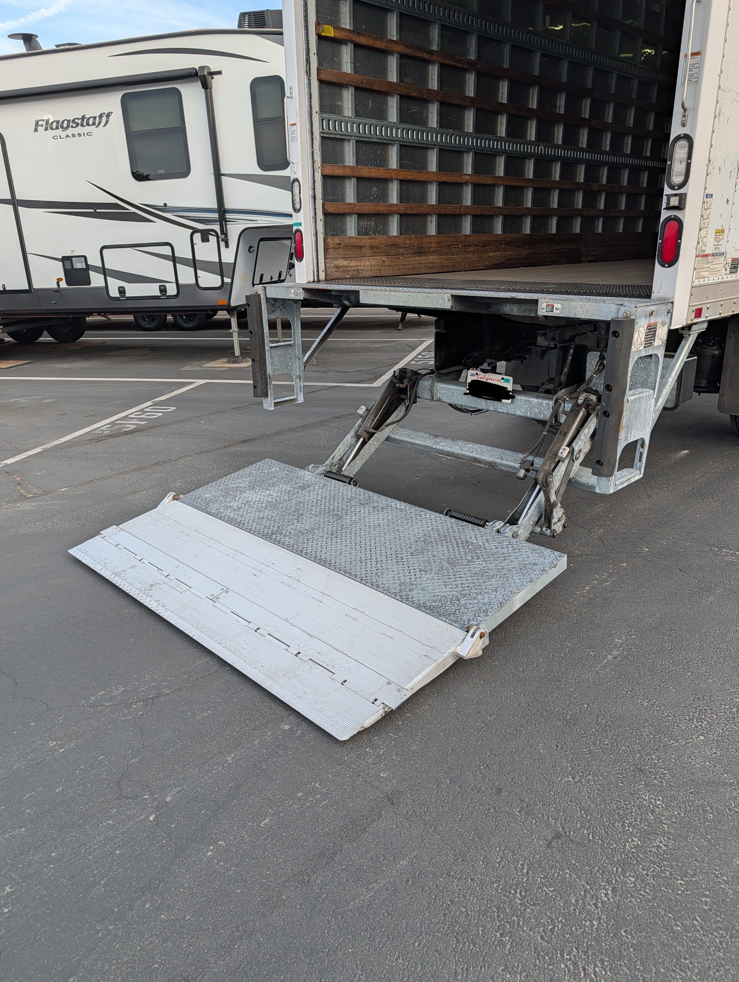 2016 Freightliner M2 image 8