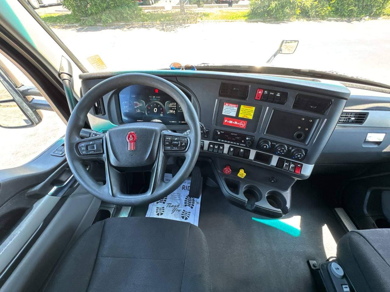 2023 Kenworth T680 image 13