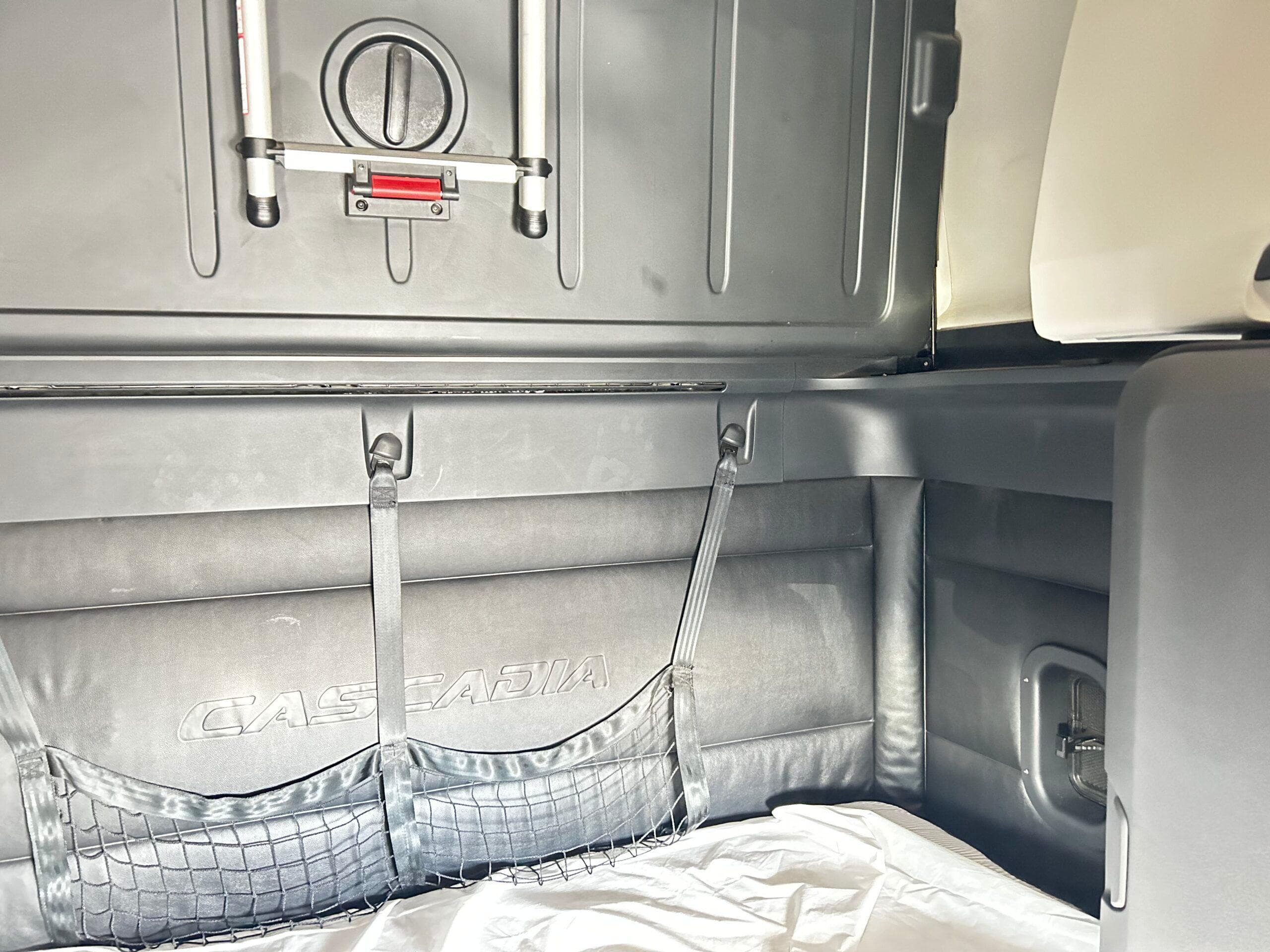 2023 Freightliner Cascadia image 5