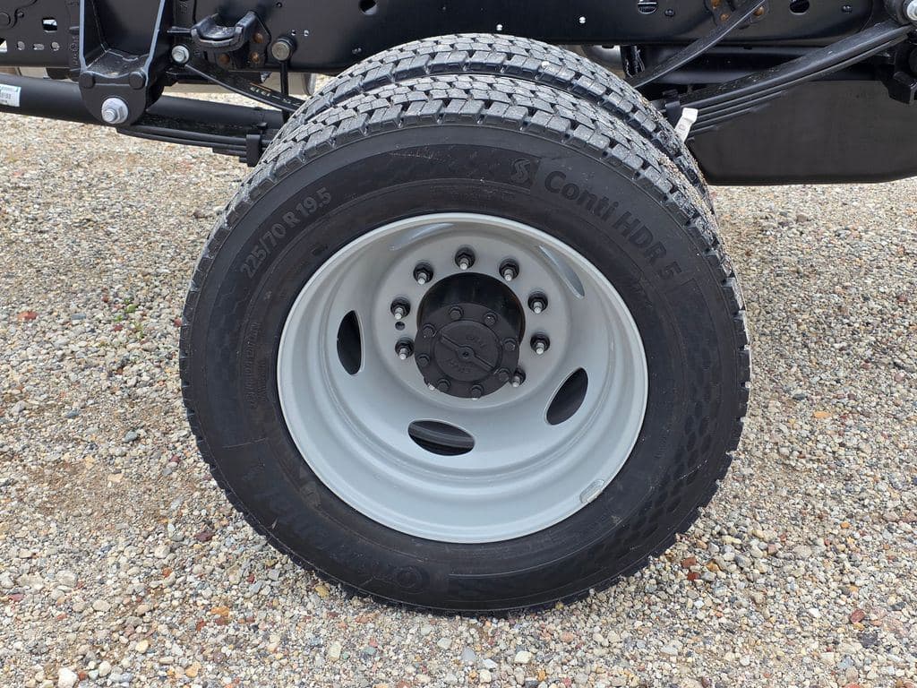 2026 Ford F-450SD XL DRW image 15