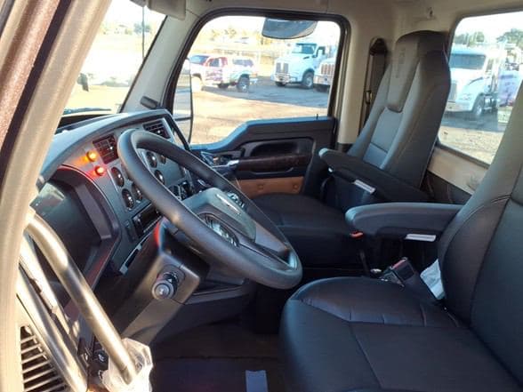 2026 Kenworth T880 image 11