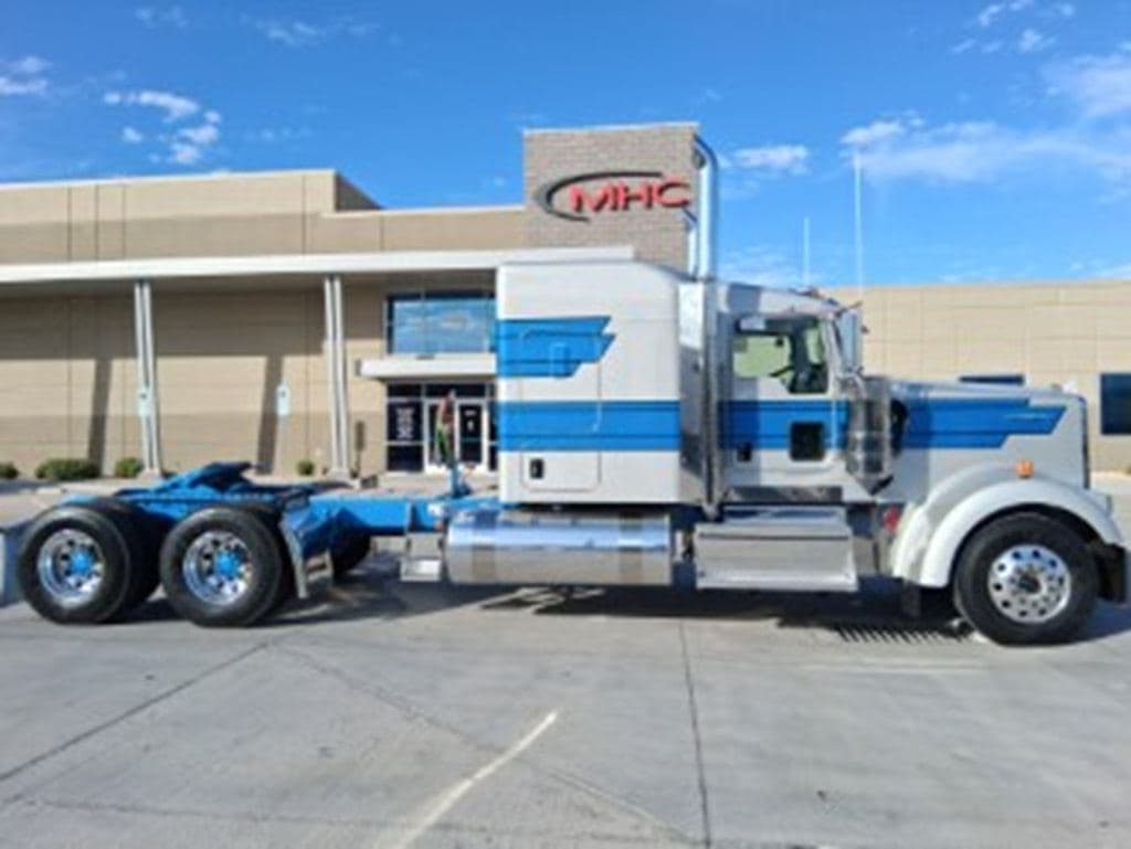New 2027 KENWORTH W900L image 9