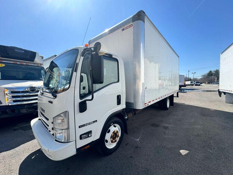 2019 Isuzu NPR image 2