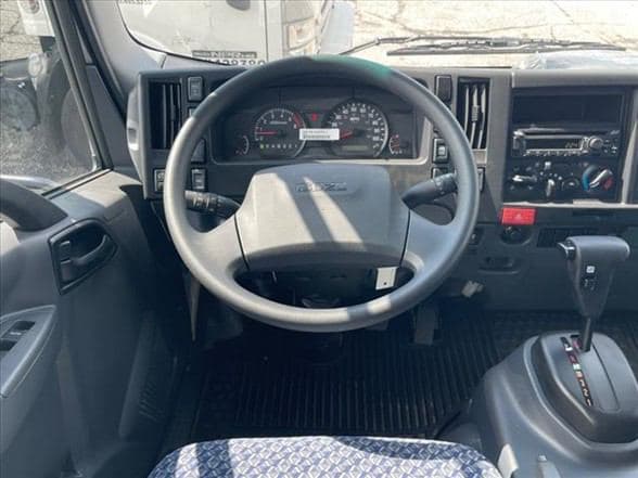 2025 Isuzu NRR image 10