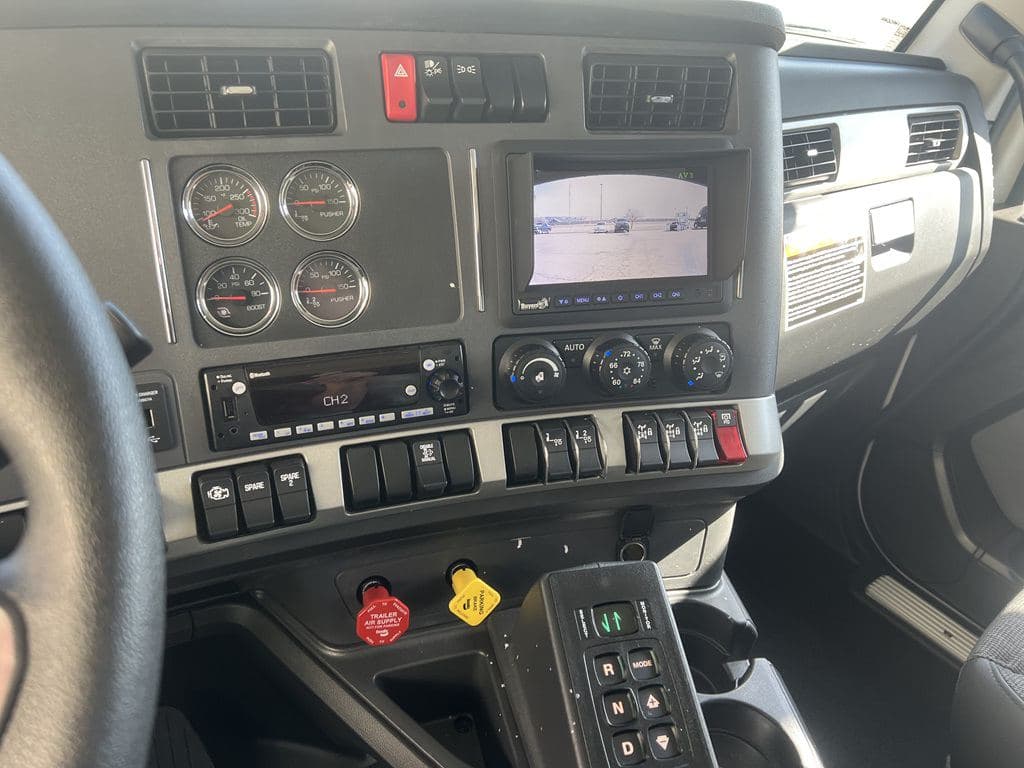 New 2026 KENWORTH T880S image 19