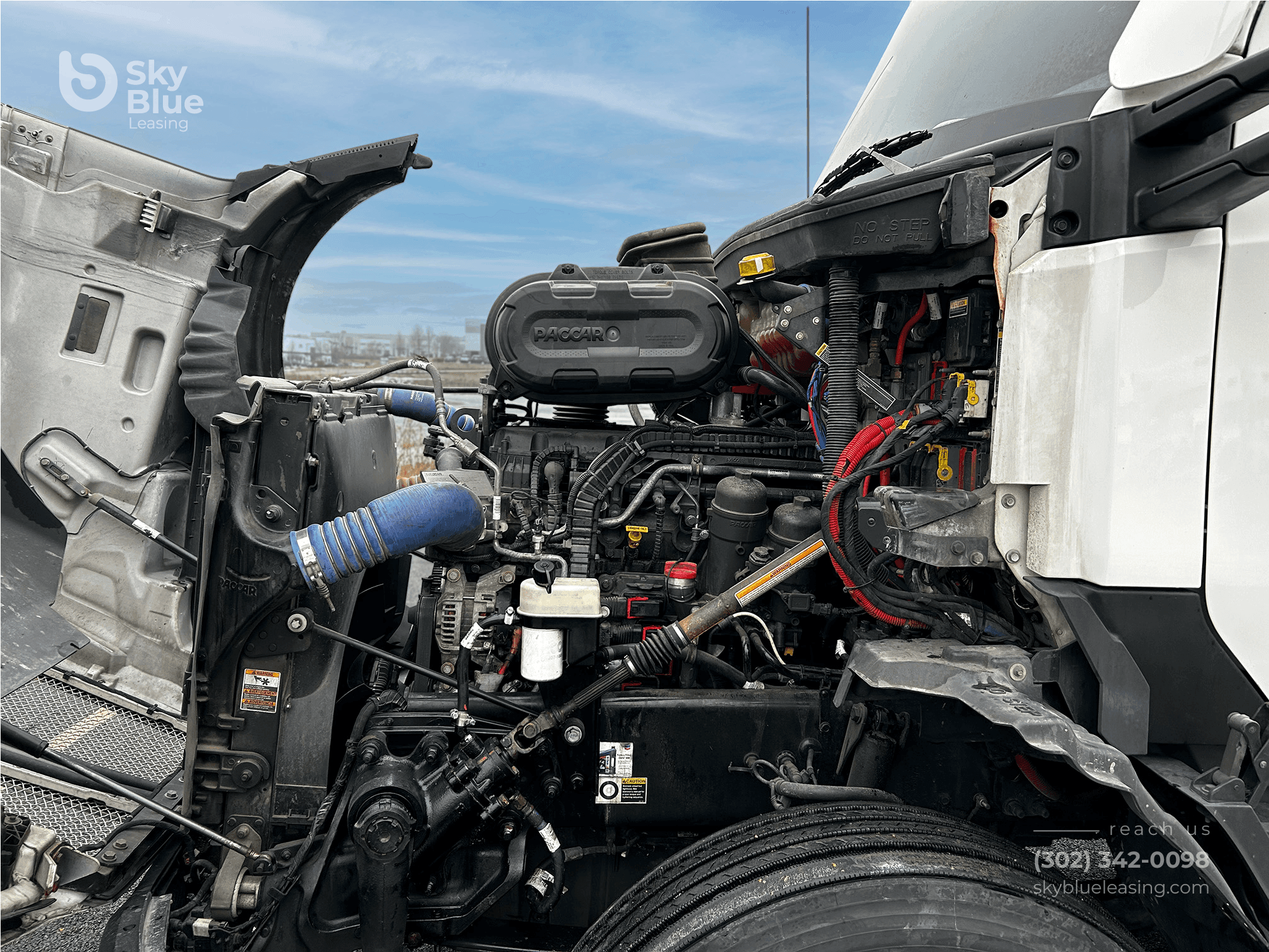 2023 Kenworth T680 image 2