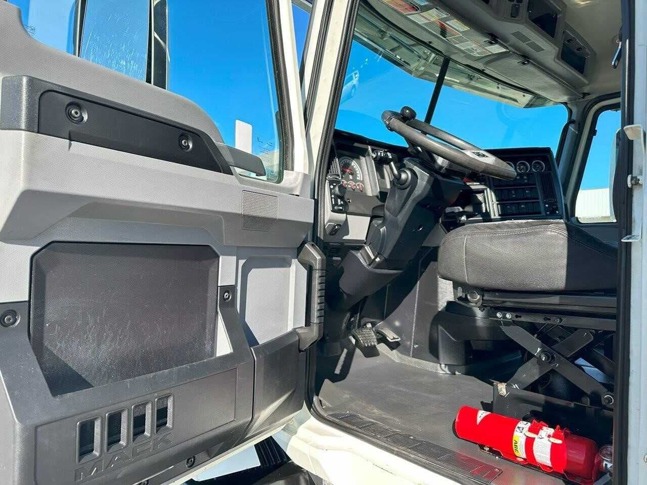 Used 2022 MACK ANTHEM Conventional - Day Cab  image 10