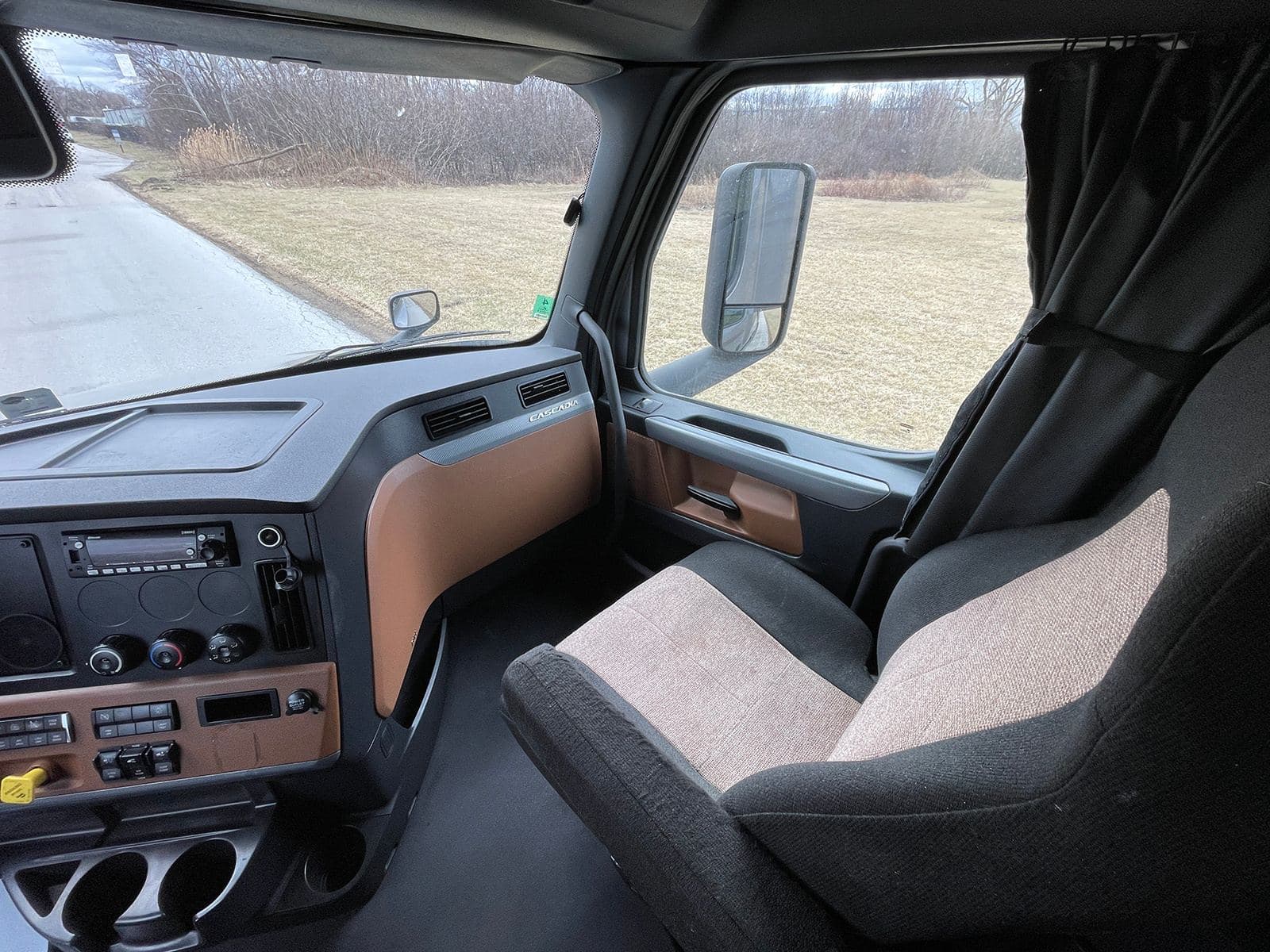 2022 Freightliner Cascadia 126 image 13