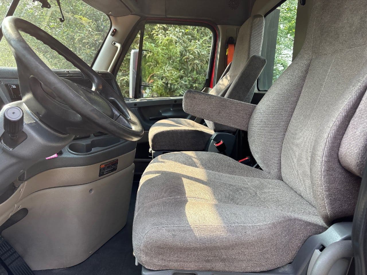 2020 Freightliner Cascadia 125 image 15