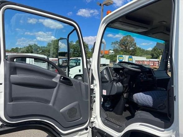 2024 Isuzu 3500 image 8