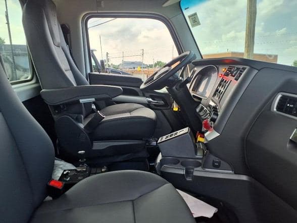 2026 Kenworth T880 image 18