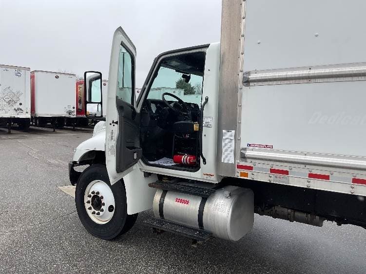 2022 International MV607 Box Truck - 220HP, 6 Speed Automatic, Roll up Door image 16