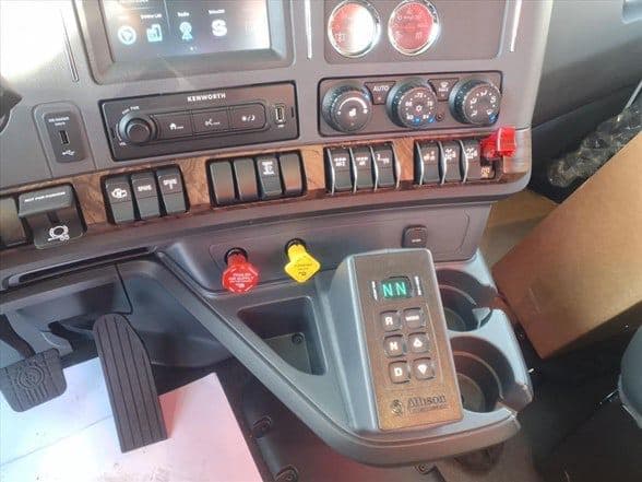 2026 Kenworth W990 image 16