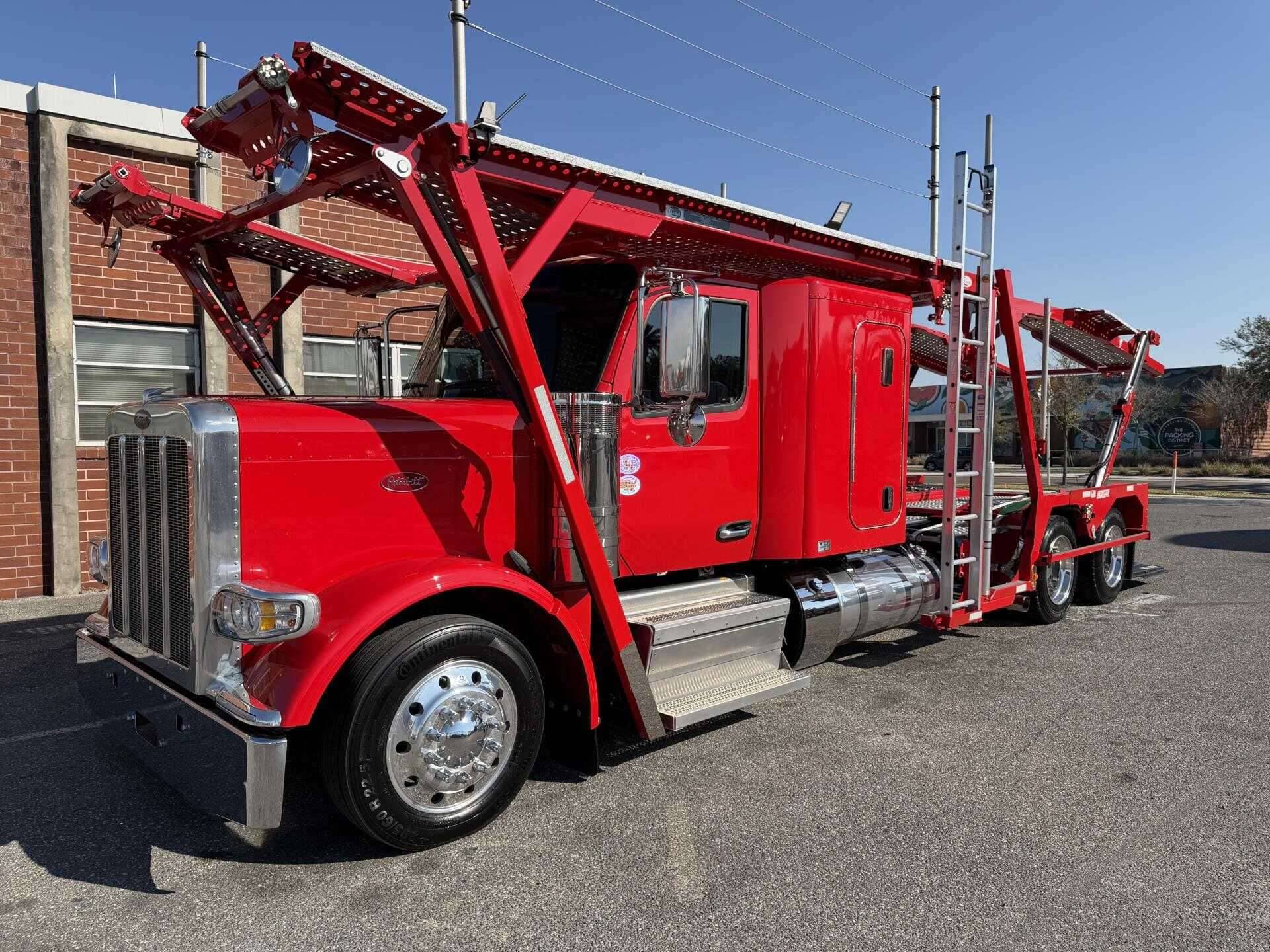 2025 Peterbilt 589 image 3