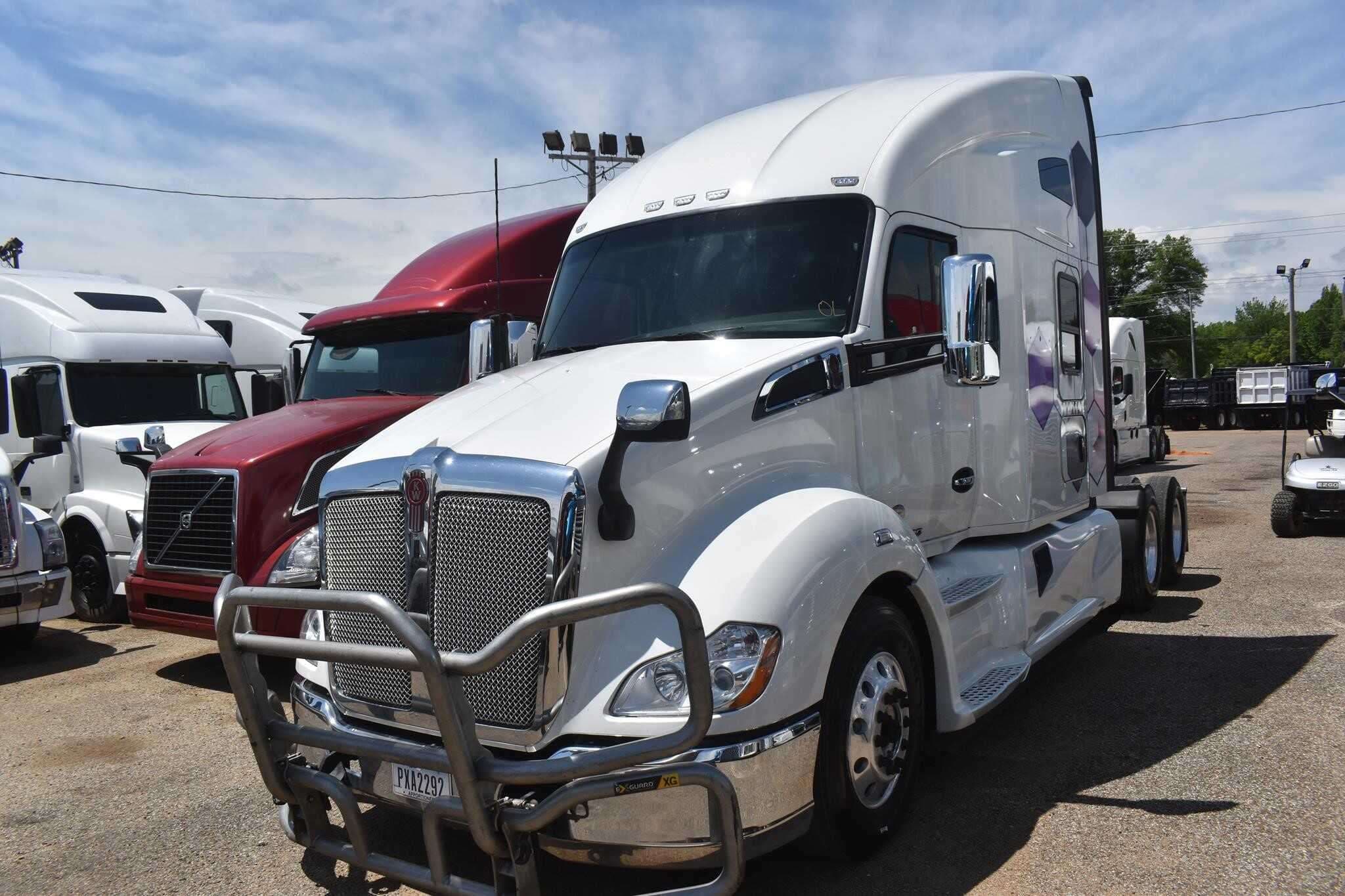 2022 Kenworth T680 image 4