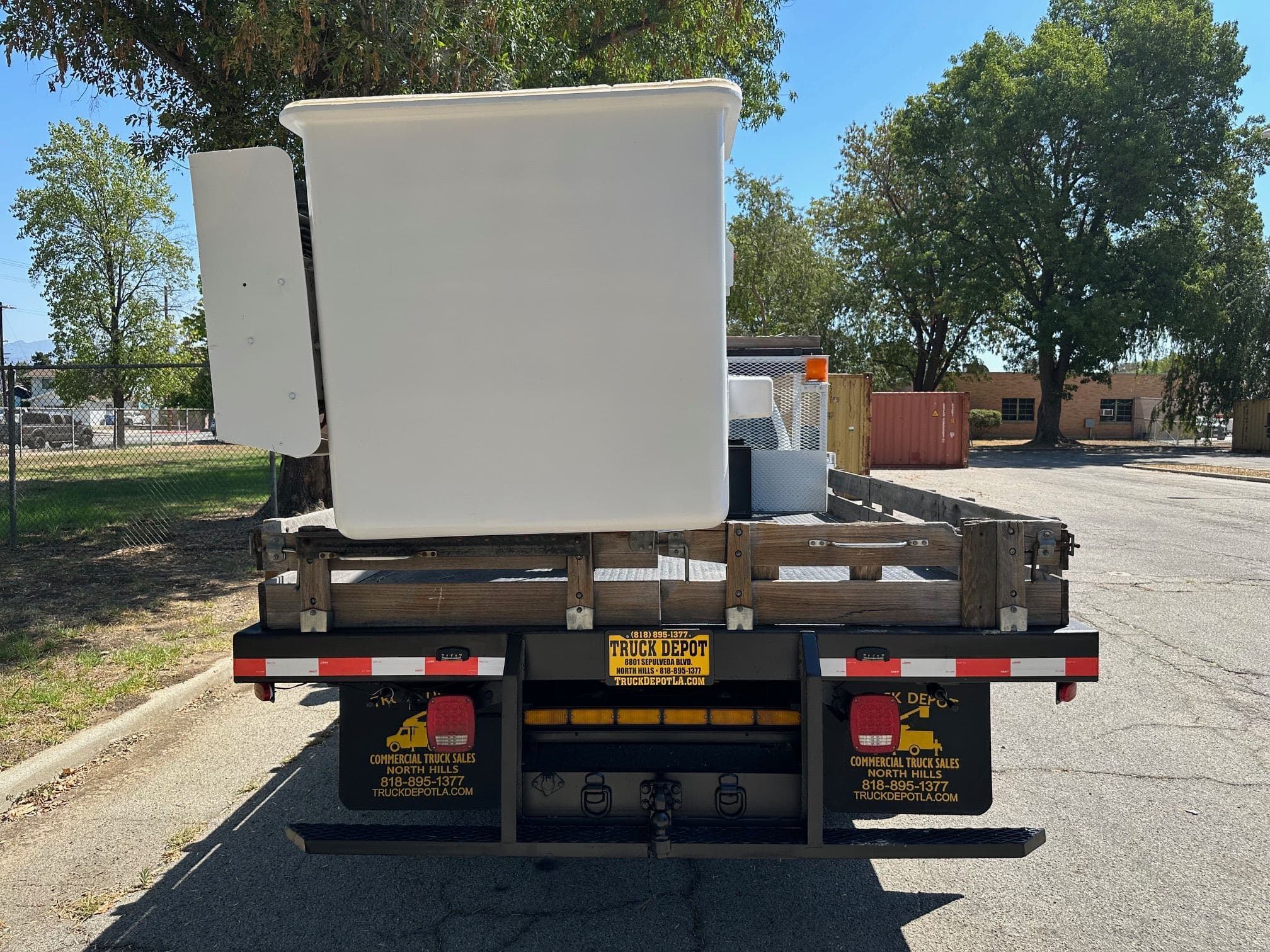 2007 Ford F-550 Bucket Truck image 7