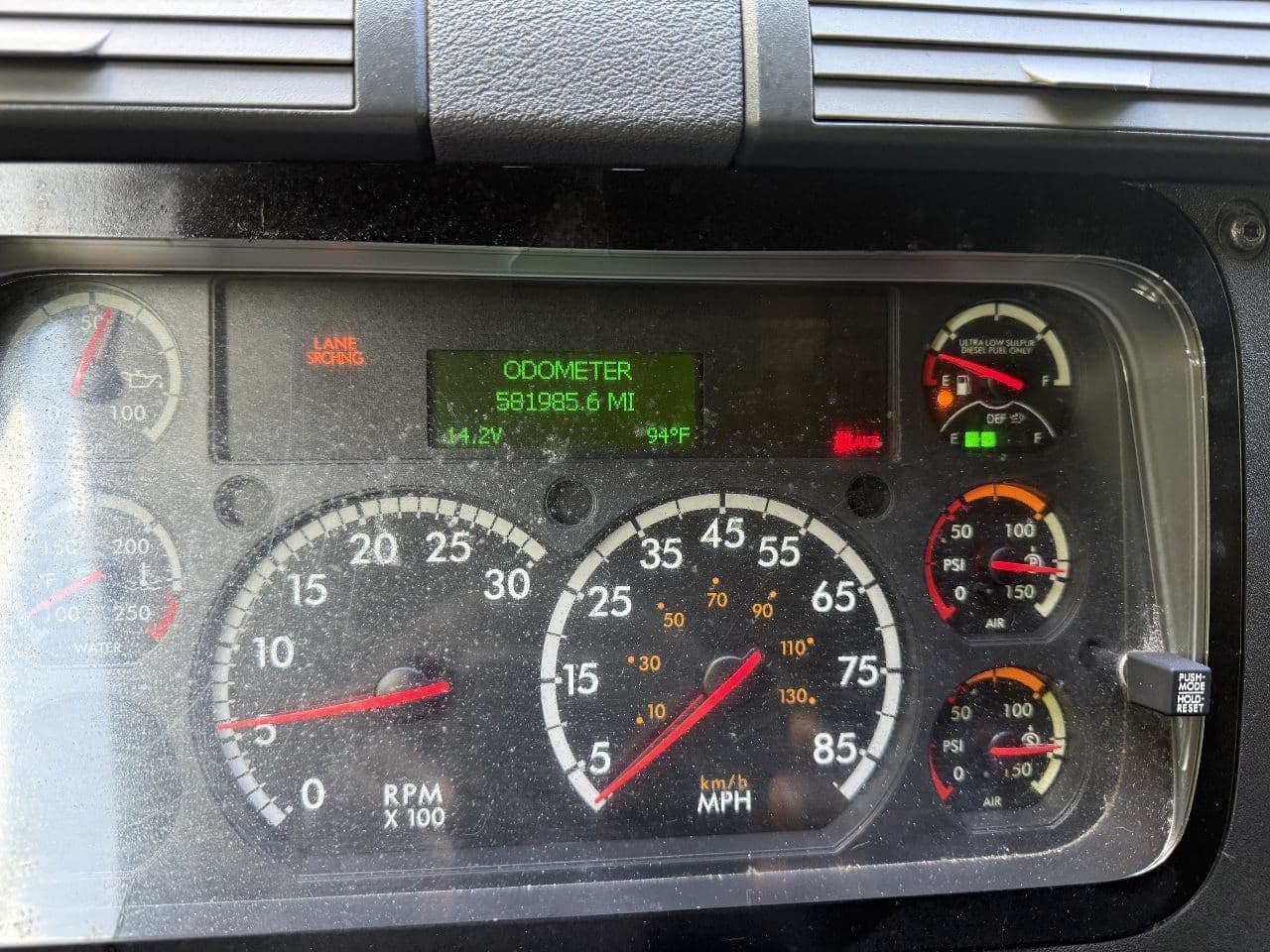 2020 Freightliner Cascadia 125 image 9