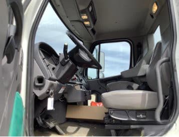2015 Freightliner 108sd image 7