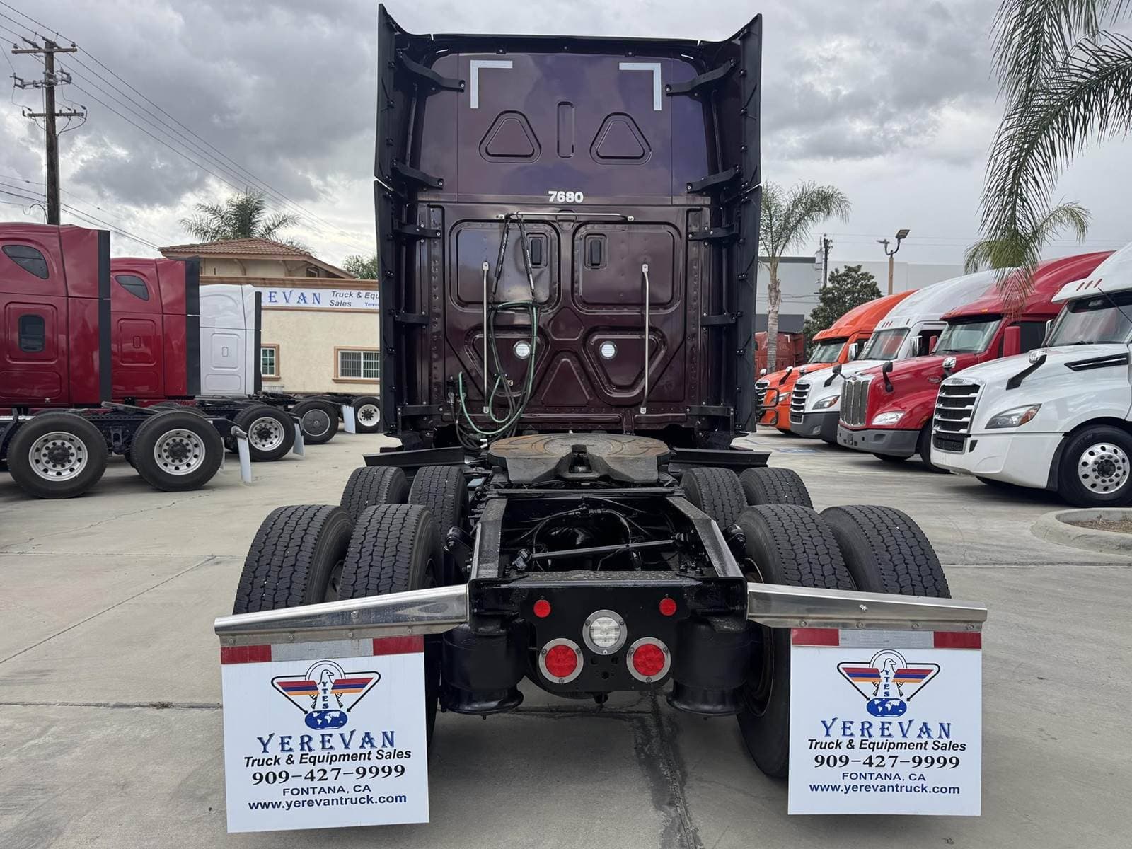 2023 Freightliner Cascadia 126 image 3