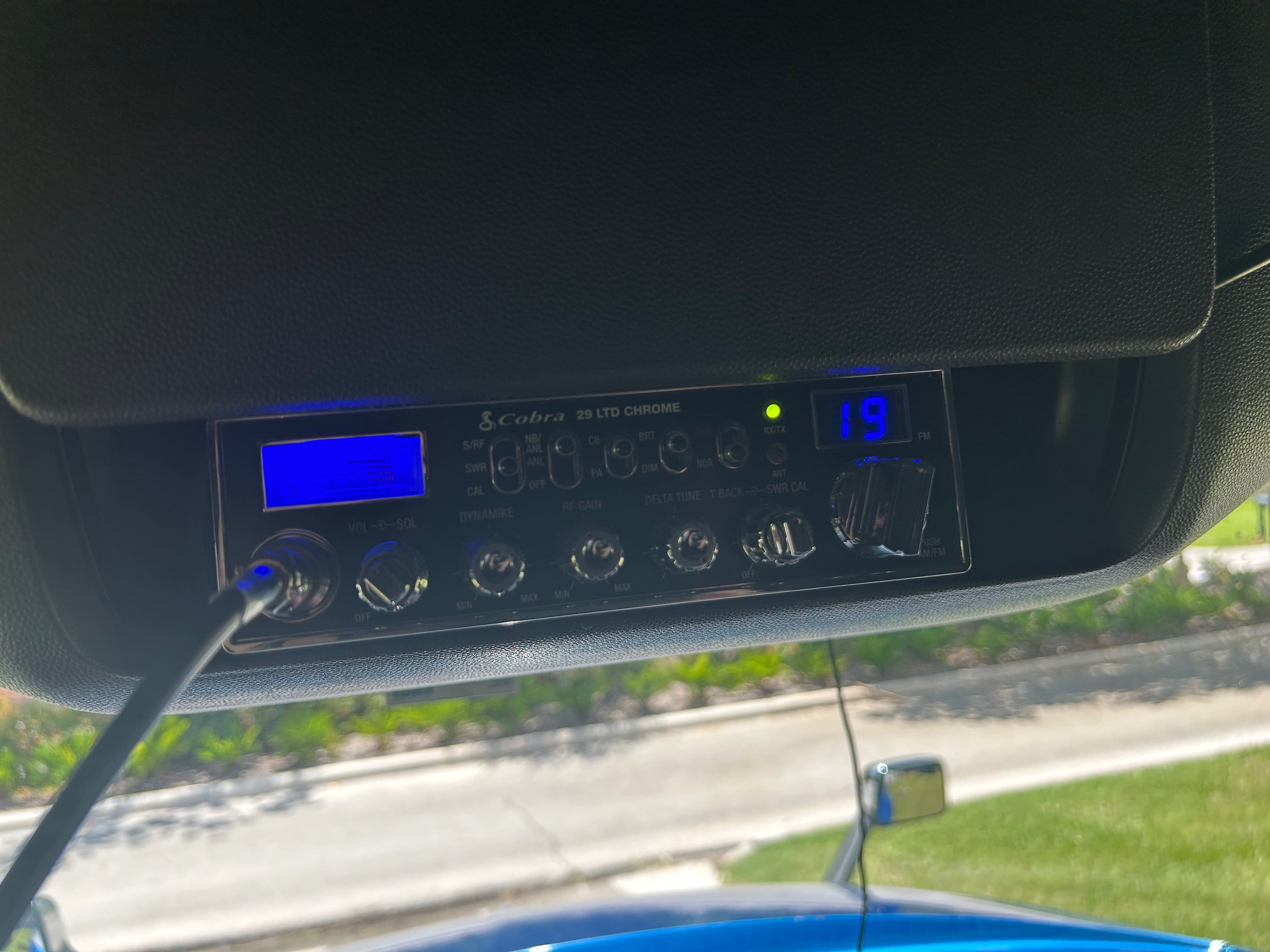 2020 International LT625 image 3