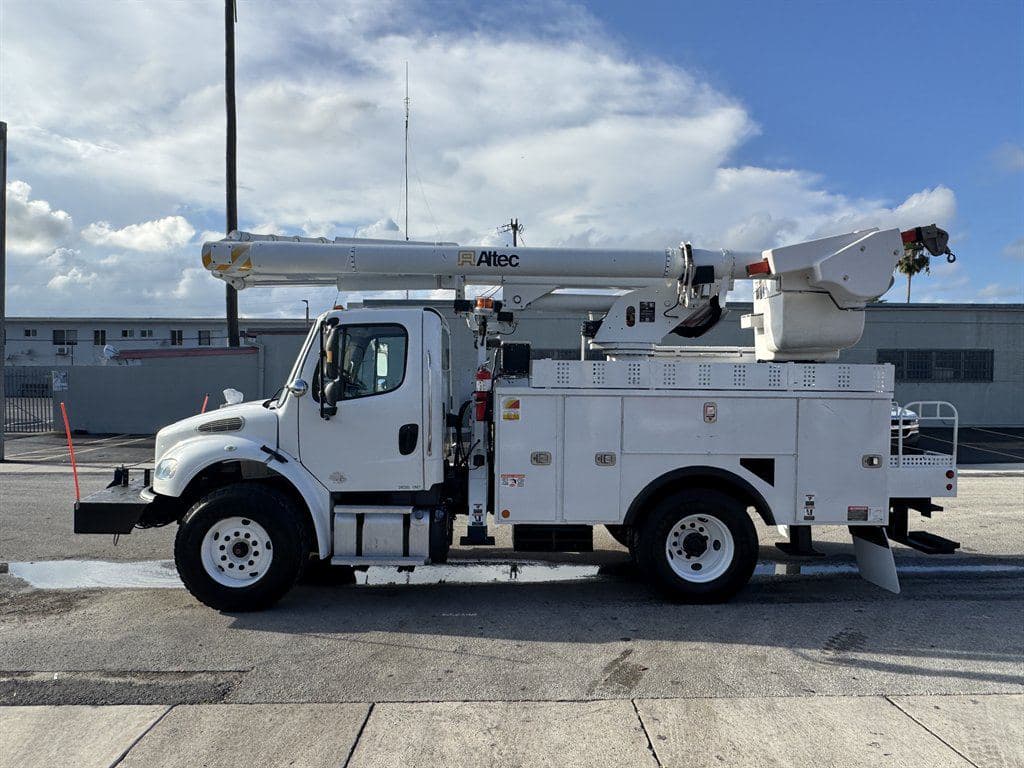 2016 Freightliner M2 106 image 8