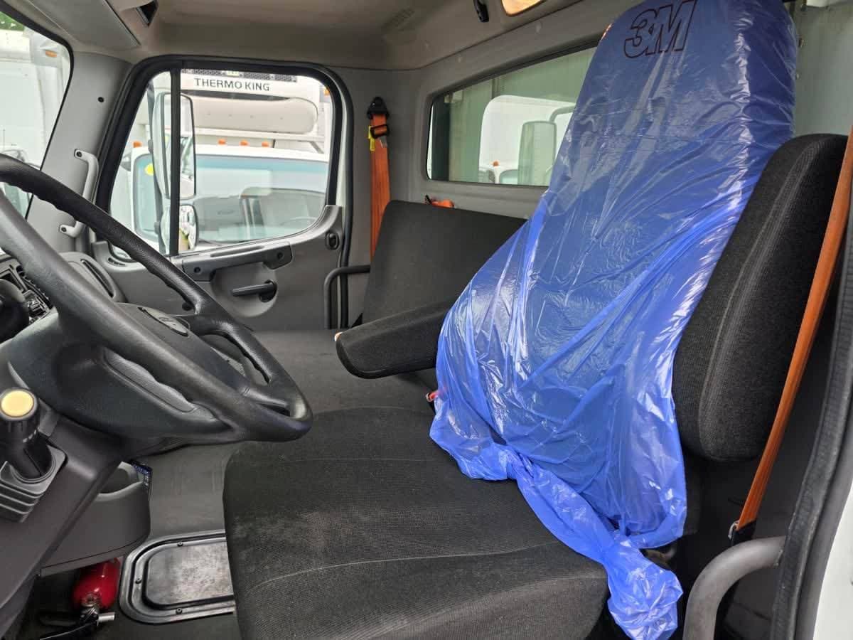 2020 Freightliner M2 image 7