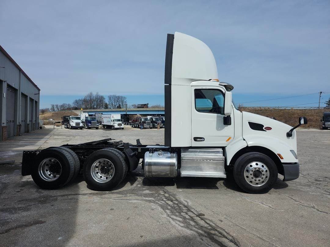 2020 Peterbilt 579 image 7