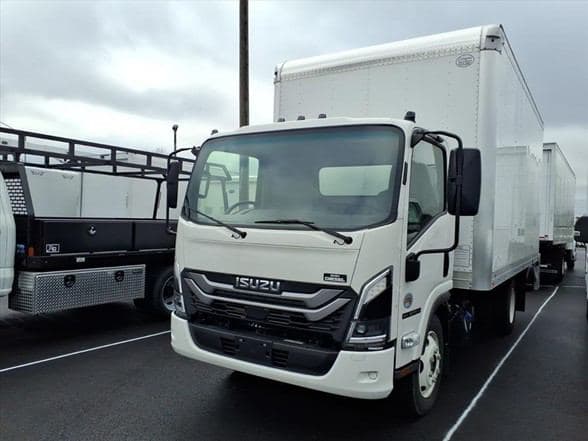 2024 Isuzu 3500 image 2