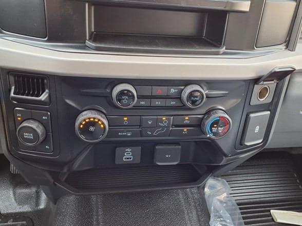 2025 Ford F350 image 17