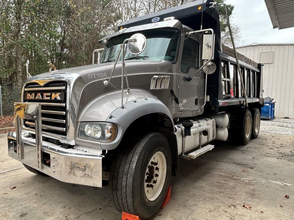 2017 Mack GU (Granite) image 2